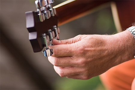 How to tune a Guitar